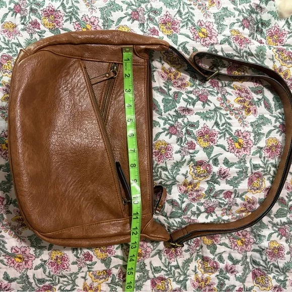 Bueno Brown Leather Shoulder Bag - Picture 7 of 13